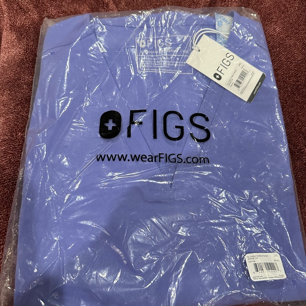 FIGS scrub shirt, NWOT in “blueberry”